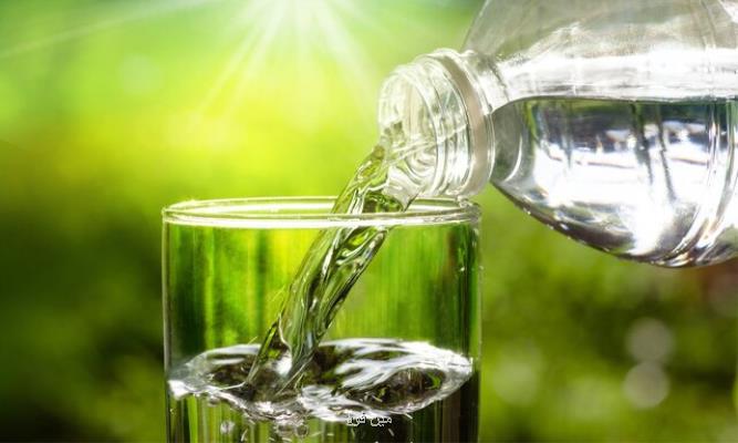 نوشیدن 2 لیتر آب در روز برای سلامتی افسانه است