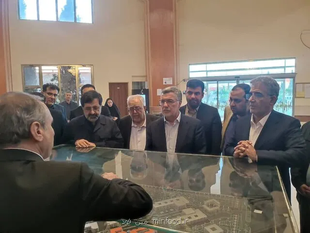 بازدید وزیر بهداشت از پروژه های درمانی و آموزشی قم