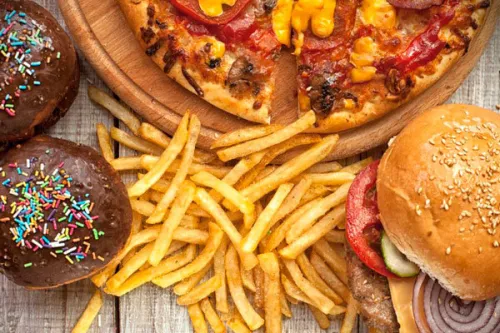 ارتباط هر ۱۰۰ گرم مصرف اضافی غذاهای آماده با افزایش ریسک بیماریها